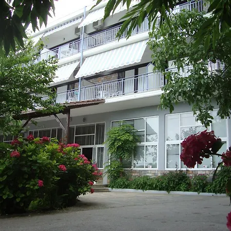 Pantazis Paralia Panteleimonos